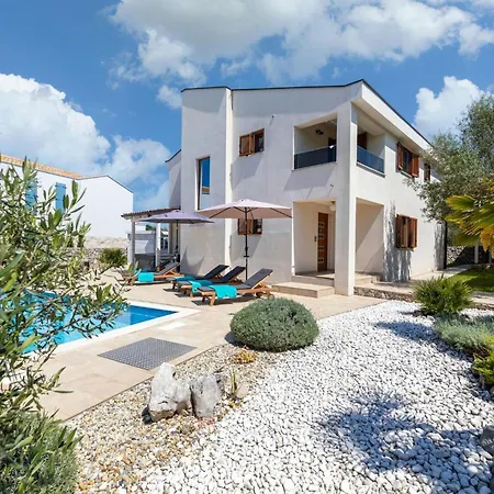 Luxury With A Swimming Pool Kremenici, Krk - 25986 Villa Malinska