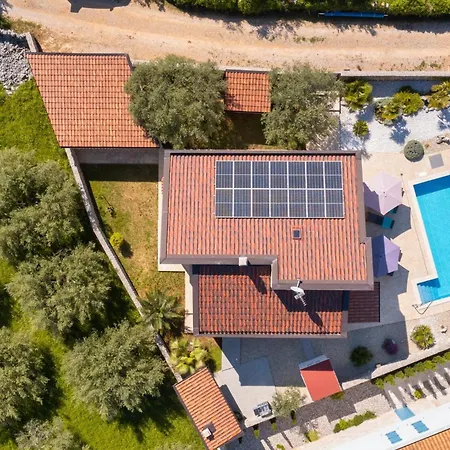Luxury With A Swimming Pool Kremenici, Krk - 25986 *
