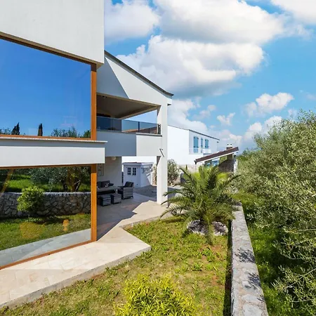Villa Luxury With A Swimming Pool Kremenici, Krk - 25986 *