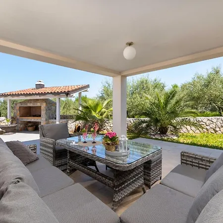 Villa Luxury With A Swimming Pool Kremenici, Krk - 25986 *