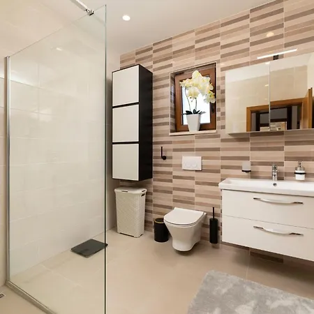 Villa Luxury With A Swimming Pool Kremenici, Krk - 25986