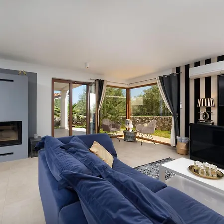 Luxury With A Swimming Pool Kremenici, Krk - 25986 Villa *